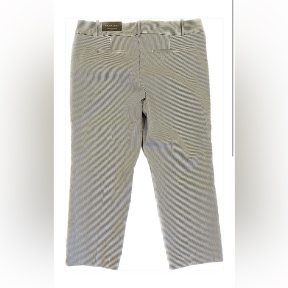 NWT Ann Taylor Factory Blue & White Pinstripe Cropped Trouser Women’s size 14 - Picture 2 of 9